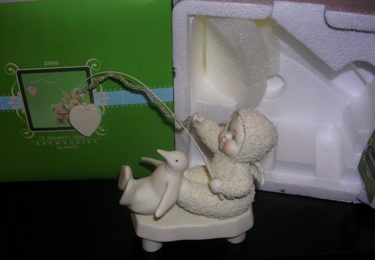 (image for) Snowbabies Dept 56 A Servant's Heart 2006 - Click Image to Close