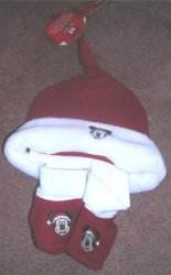 (image for) Mickey Mouse Christmas Cap and Booties Set 0 - 6 Months