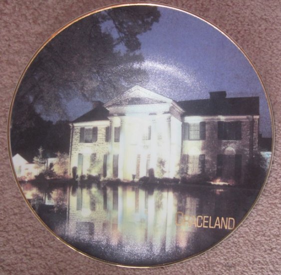 (image for) Elvis Presley Graceland Plate Front View of Graceland at Night - Click Image to Close